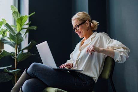 25 Critical Stats Every Chief Compliance Officer Needs to Know in 2025